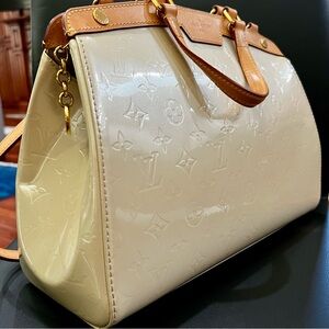 LOUIS VUITTON Brea GM38 Cream